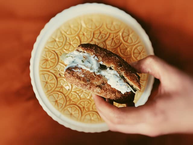 Recept voor een broodje vegan kruidenroomkaas (zoals bij La Place) Recept voor een broodje vegan kruidenroomkaas (zoals bij La Place)