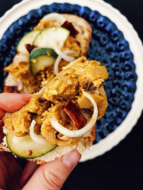 broodje vegan rendang van jackfruit